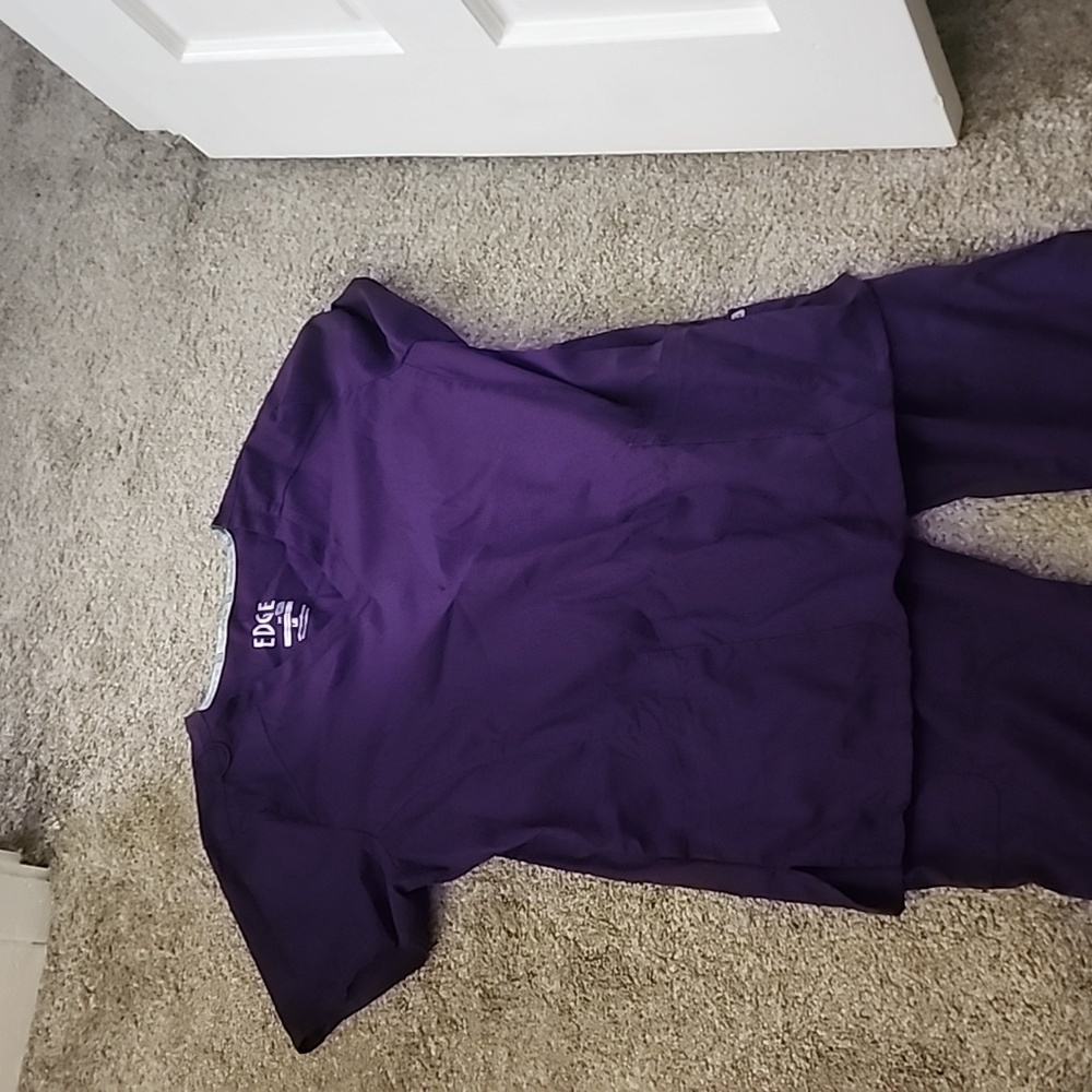 Edge by Barco scrub set